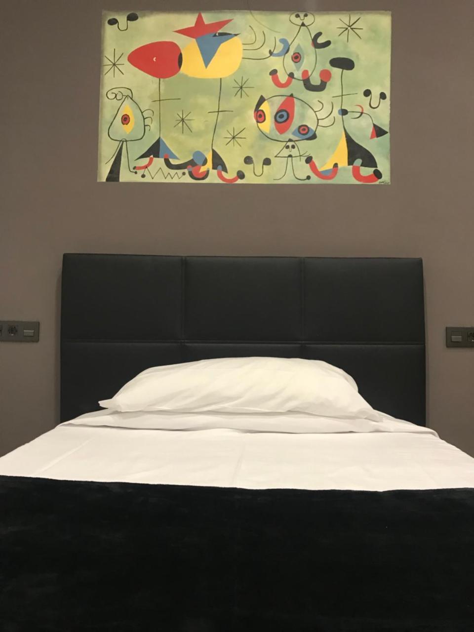 Hostal Eden Barcelona Luaran gambar