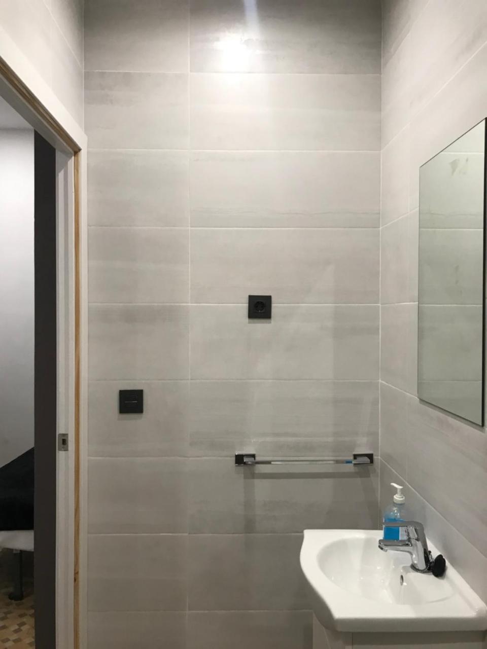 Hostal Eden Barcelona Luaran gambar